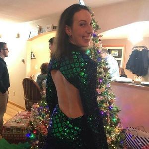 Meet your Posher, Elise